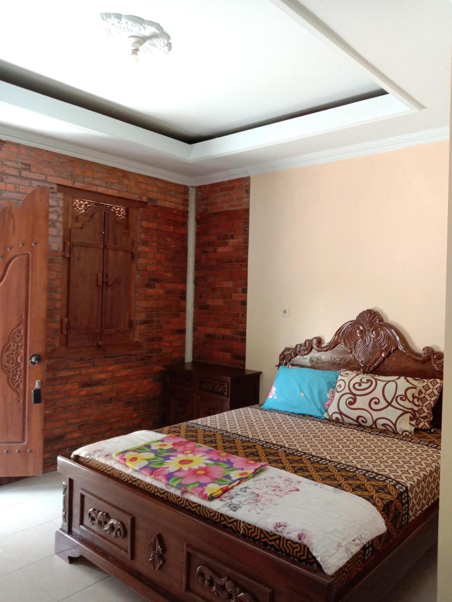 Rumah Ukhi Penginapan *